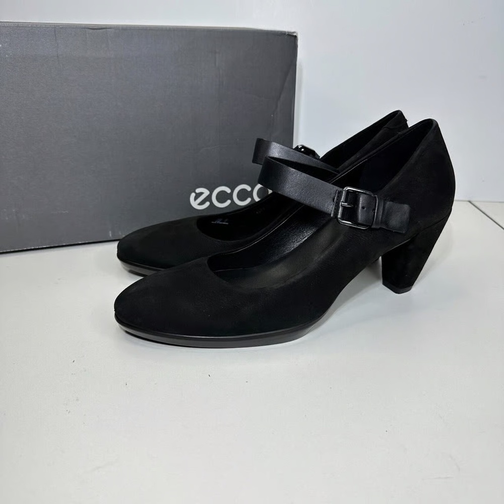 Ecco Women's Elegant Black Strap Heels